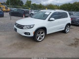 Volkswagen Tiguan R-Line WVGAV7AXXFW092097 fotografie