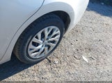 Toyota Corolla Le 2T1BURHE2JC067806 снимка