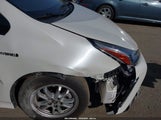 Toyota Prius Le JTDKARFU4K3102214 снимка