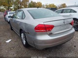 Volkswagen Passat 1.8T S 1VWAS7A32EC096104 снимка