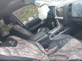 Toyota Tundra Grade 5.7L V8 5TFUY5F1XDX275413 снимка
