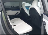 Tesla Model Y Long Range Dual Motor All-Wheel Drive/Long Range Launch Series 7SAYGDEE4TF332686 fotografie