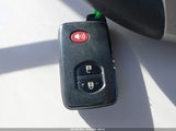 Toyota Prius Two JTDKN3DU3B0300465 снимка