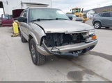 Chevrolet Blazer Ls 1GNDT13W12K215996 снимка