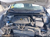 Hyundai Elantra Limited (Ulsan Plant) KMHDH4AE3FU266640 photo