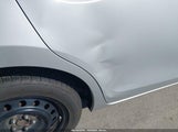 Toyota Corolla Le 5YFBURHEXFP285807 снимка