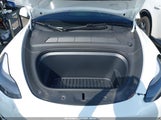 Tesla Model Y Performance Dual Motor All-Wheel Drive 7SAYGDEF9SF304440 fotografie