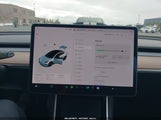Tesla Model 3 Long Range 5YJ3E1EB1LF664943 fotografie