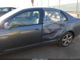 Volkswagen Jetta Limited Edition 3VWAZ7AJ8AM104144 fotografie