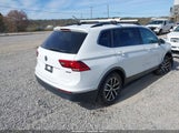 Volkswagen Tiguan 2.0T Se/2.0T Se R-Line Black/2.0T Sel 3VV2B7AX4MM133016 photo
