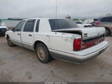Lincoln Town Car Signature 1LNLM82W5NY731898 fotografie