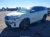 Toyota Highlander Le 5TDZARFH0JS037151 снимка