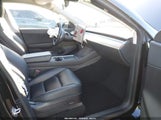 Tesla Model Y Performance Dual Motor All-Wheel Drive 5YJYGDEFXMF277720 fotografie