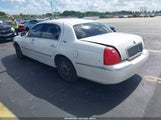 Lincoln Town Car Signature Limited 2LNHM82V78X636681 fotografie