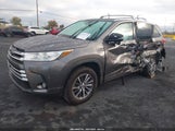 Toyota Highlander Xle 5TDJZRFH9KS988911 photo