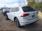 Volkswagen Tiguan 2.0T Sel Premium/2.0T Sel Premium R-Line 3VV4B7AX7KM065008 снимка