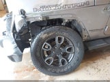 Jeep Wrangler Unlimited Smoky Mountain 4X4 1C4HJWEG8HL620792 снимка