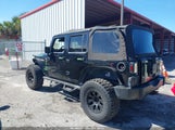 Jeep Wrangler Unlimited Rubicon 1J8GA691X8L586512 fotografie