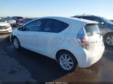 Toyota Prius C Three JTDKDTB39D1045346 снимка