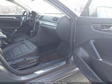 Volkswagen Passat 1.8T R-Line 1VWDT7A37HC058849 fotografie