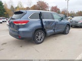 Toyota Highlander Xle 5TDJZRFH9KS736267 снимка