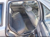 Lincoln Town Car Executive 1LNLM81W6TY701310 fotografie