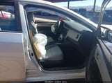 Toyota Corolla Le 5YFBURHE6JP816574 снимка
