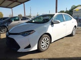Toyota Corolla Le 5YFBURHE9JP826189 снимка