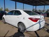 Toyota Corolla Le 5YFBURHE9JP826189 снимка