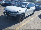 Volkswagen Tiguan 2.0T Se/2.0T Se R-Line Black/2.0T Sel 3VV3B7AX2MM111763 снимка