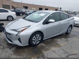 Toyota Prius Two JTDKBRFU3J3062686 снимка