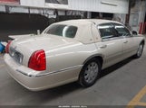 Lincoln Town Car Cartier 1LNHM83WX3Y689844 снимка