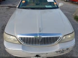Lincoln Town Car Signature Limited 1LNHM82V27Y637073 photo