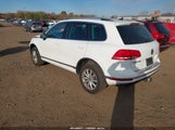 Volkswagen Touareg V6 Sport WVGEF9BP0FD007014 снимка