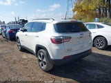 Jeep Compass Latitude 4X4 3C4NJDBBXJT101589 снимка