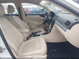 Volkswagen Passat 2.0T Wolfsburg Edition 1VWLA7A39KC000668 fotografie