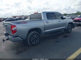Toyota Tundra  5.7L V8 5TFAY5F18KX837972 fotografie