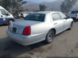Lincoln Town Car Cartier 1LNHM83W82Y644271 fotografie