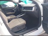 Audi A3 Premium 40 Tfsi Front-Wheel Drive S Tronic WAUAUDGY1RA015705 fotografie