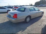 Lincoln Town Car Signature Limited 2LNHM82V79X631739 photo
