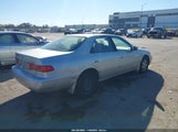 Toyota Camry Le JT2BG22K810561748 снимка