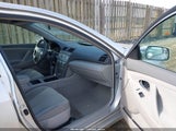Toyota Camry Le 4T1BE46K39U875665 снимка