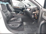 Volkswagen Touareg Vr6 Lux WVGFF9BP0BD004841 снимка