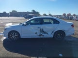Volkswagen Jetta 1.4T Se 3VWDB7AJ9HM277697 снимка