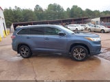 Toyota Highlander Xle V6 5TDJKRFH1GS318958 photo