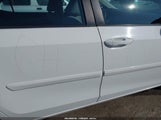Toyota Corolla Le 5YFBURHE2GP390410 снимка
