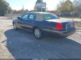 Lincoln Town Car Signature 1LNHM81W55Y631677 снимка