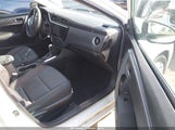 Toyota Corolla Le 5YFBURHE0JP852261 снимка