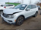 Volkswagen Tiguan 2.0T Se/2.0T Sel 3VV2B7AX2JM173610 fotografie