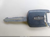 Lincoln Town Car Signature 1LNHM81WX4Y676953 photo